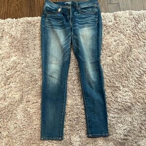 Like New American Eagle super stretch jegging size 6 short